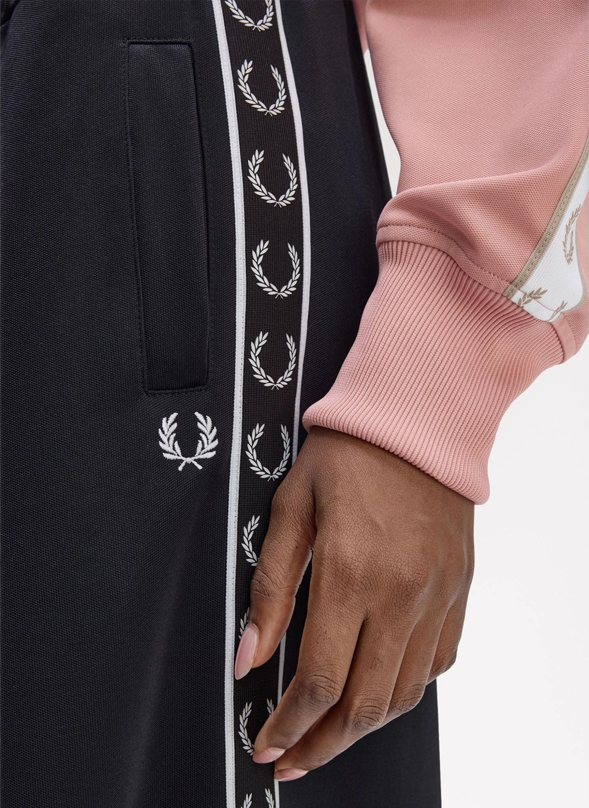 Брюки спортивные женские Taped Track Pants 102