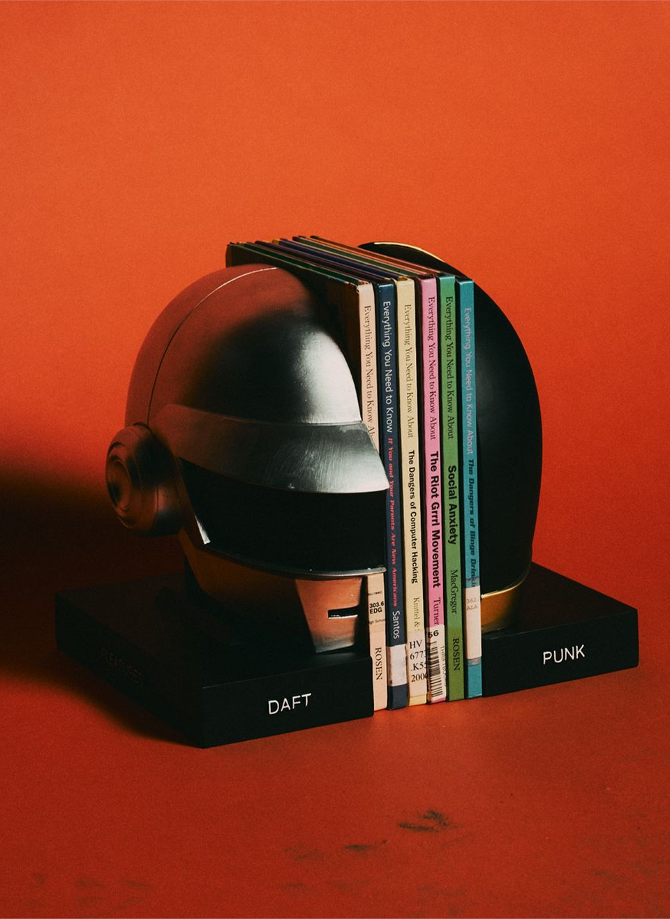 Держатель для книг Pleasures x Daft Punk Helmets Bookend Metallic
