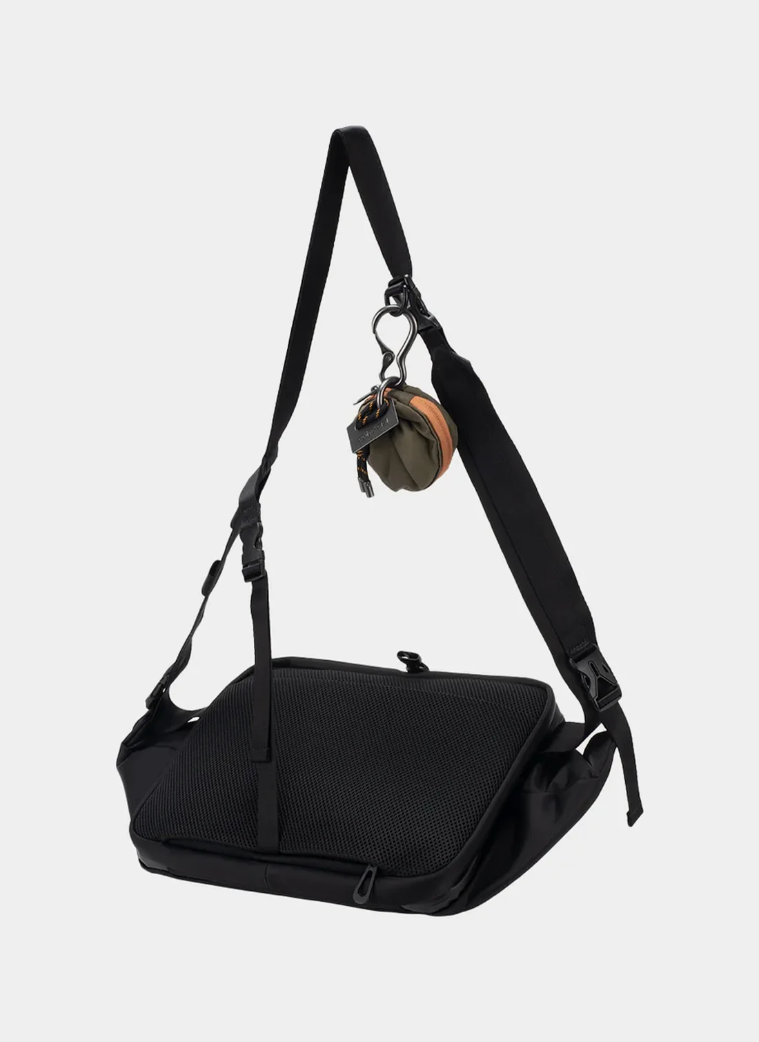 Сумка Satchel & Cross Body Isarau L Sleek Black