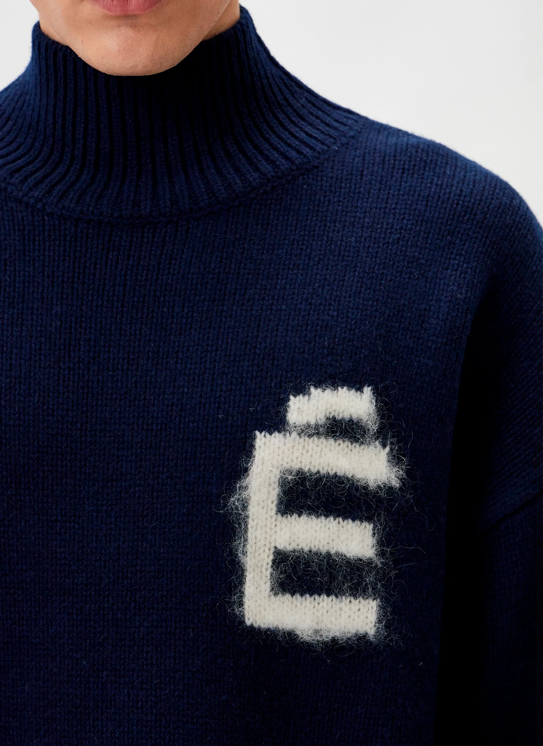  Свитер TURTLE NECK