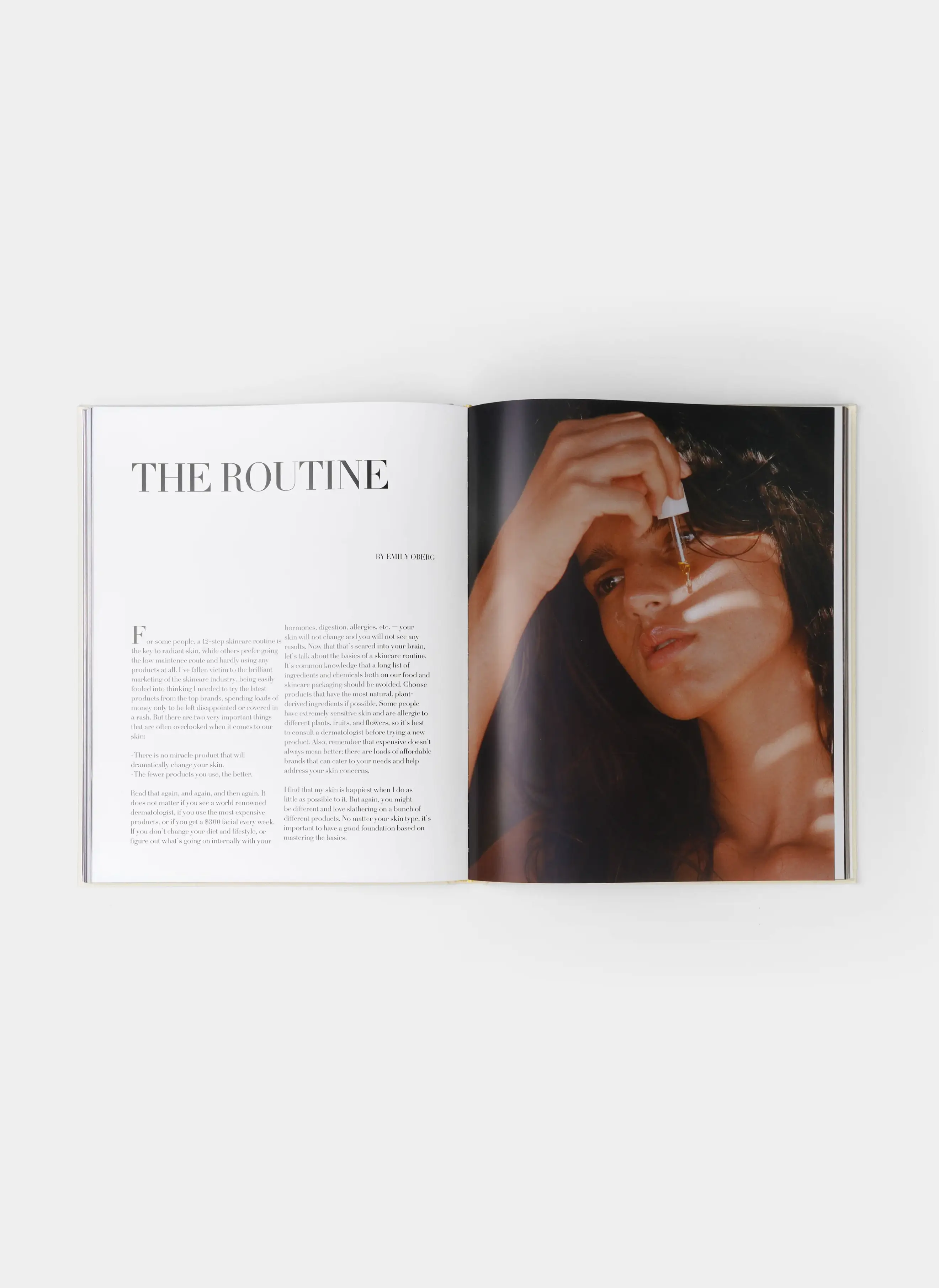 Книга The Sporty & Rich Wellness Book White