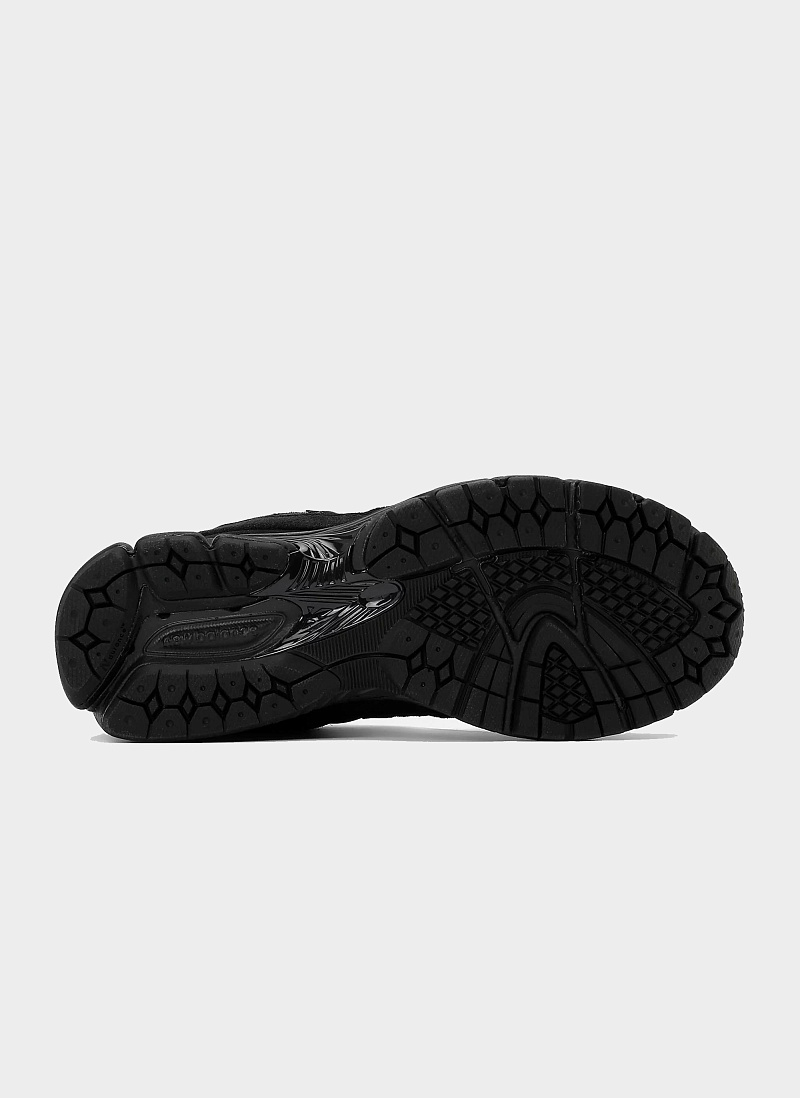 Кроссовки ‘2002R’ Triple Black